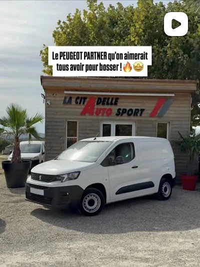 Peugeot Partner devant le chalet de La Citadelle Auto Sport